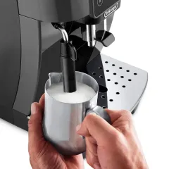 Кофемашина DeLonghi Magnifica Start ECAM 220.22.GB черная