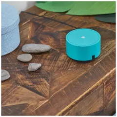 Умная колонка Яндекс.Станция Лайт с Алисой внутри зеленая