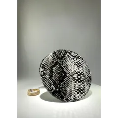 Зеркальце косметическое складное, экокожа, змея, круглое., серый/черный