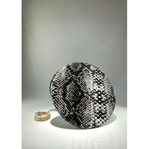 Зеркальце косметическое складное, экокожа, змея, круглое., серый/черный