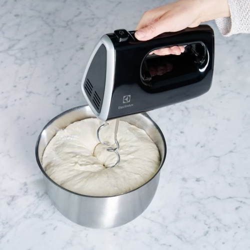 Миксер Electrolux EHM3310 черный